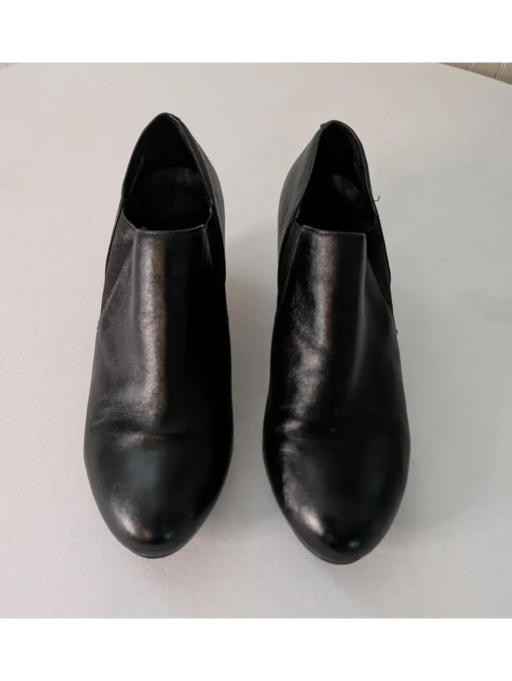 Vionic Black Leather Wedge Ankle Booties Size 9.5